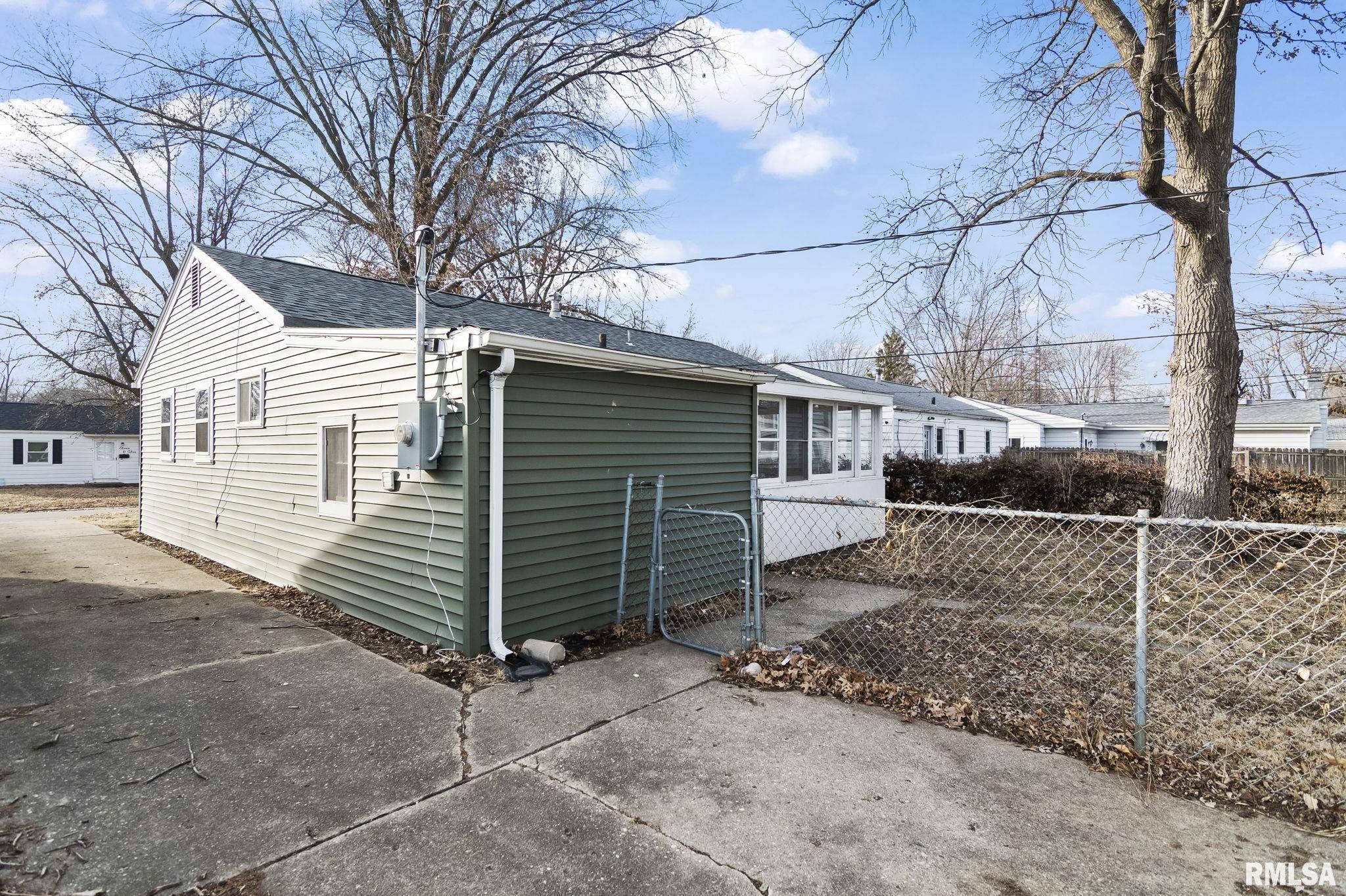 1104 Johnson Lane Springfield, IL 62702 - Photo 29 of 68