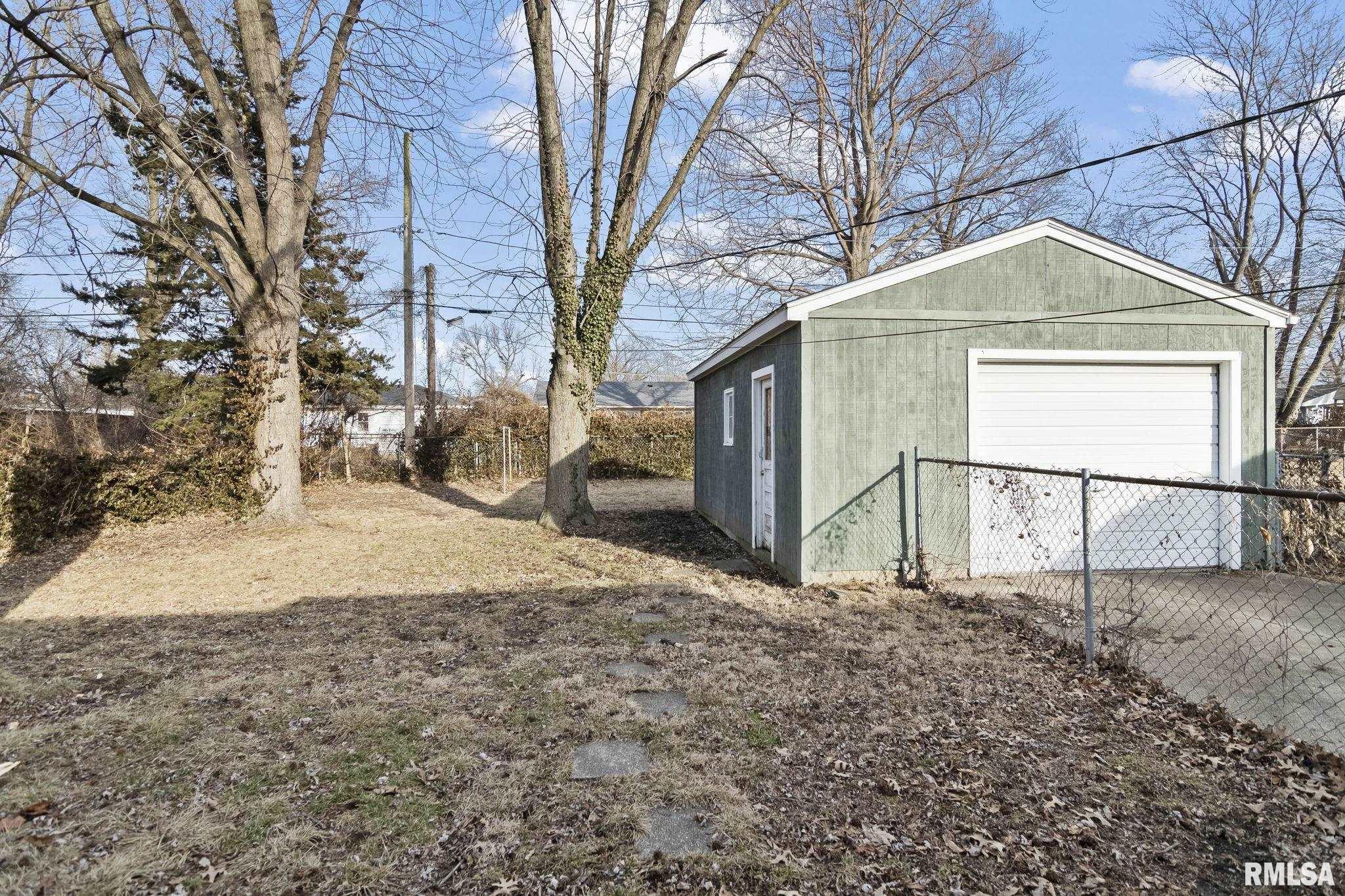 1104 Johnson Lane Springfield, IL 62702 - Photo 57 of 68