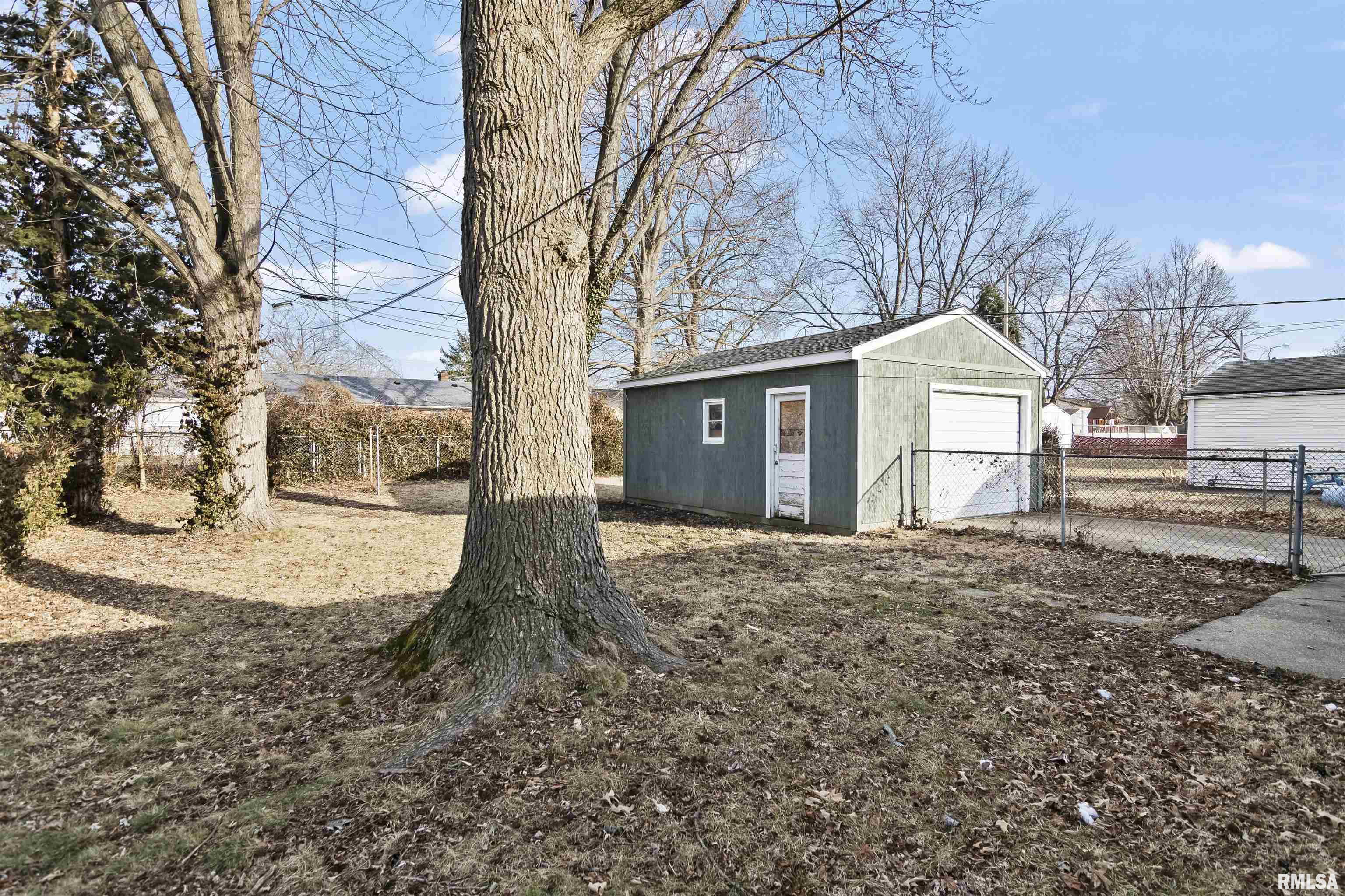 1104 Johnson Lane Springfield, IL 62702 - Photo 65 of 68