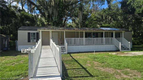 $1,300 | 44 Crawford Drive, Unit 32, Lake Placid, FL 33852