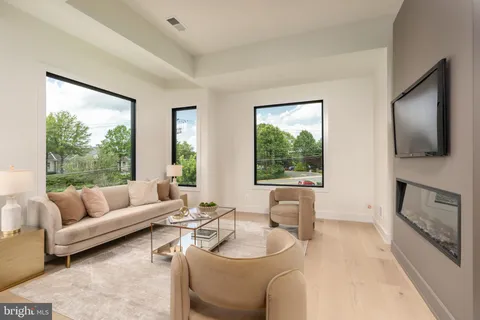$2,999,000 | 104 Mashie Court Southeast, Vienna, VA 22180