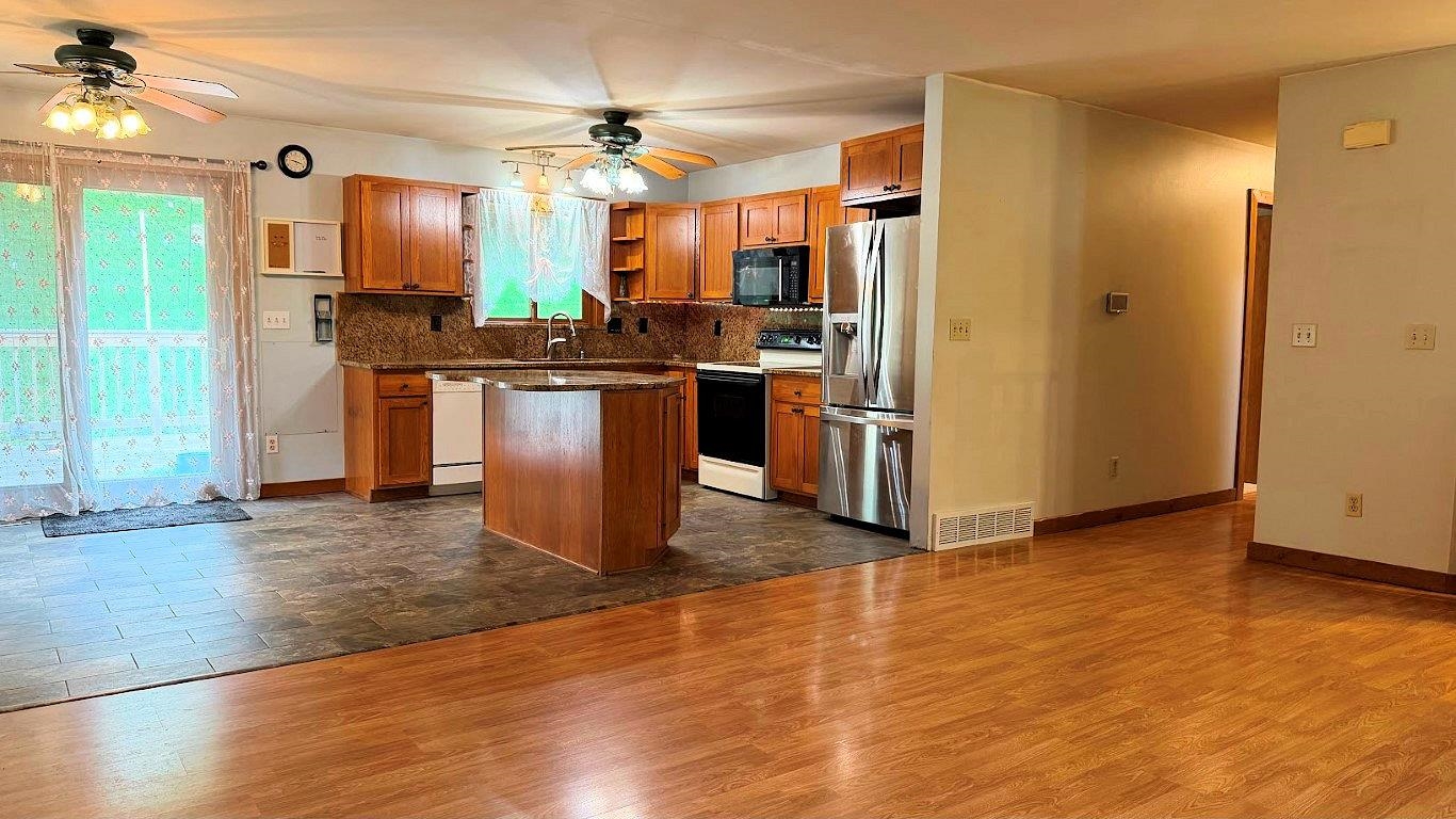 338 South Street DeForest, WI 53532 - Photo 13 of 77