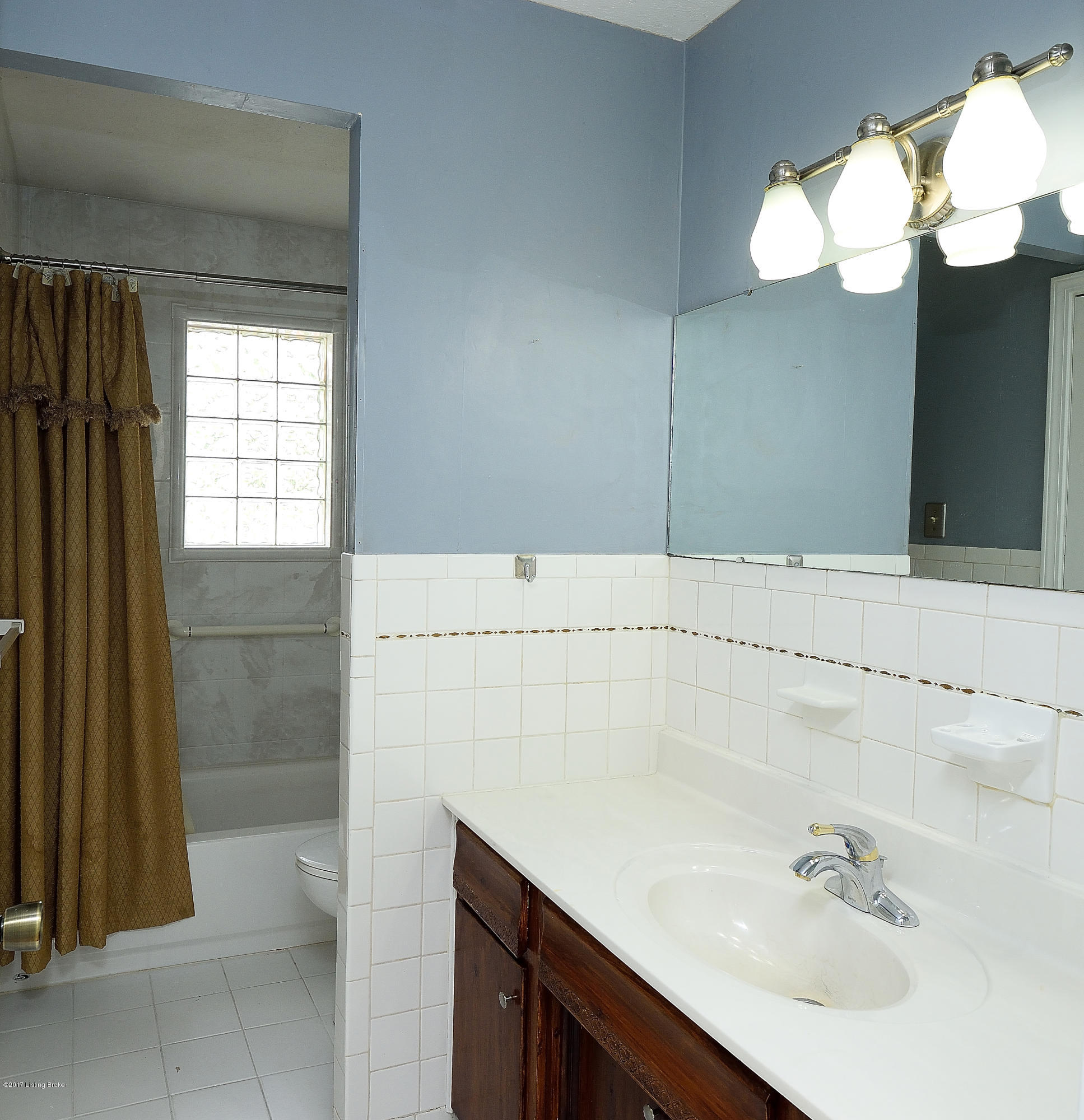 723 Palatka Road Louisville, KY 40214 - Photo 12 of 30 Bath