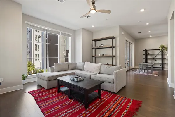 $3,500 | 4501 Jackson Avenue, Unit 5204, Austin, TX 78731