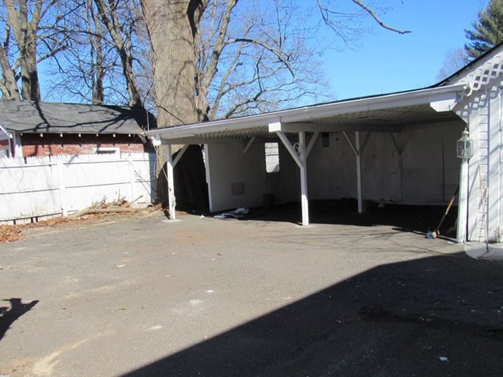 369 Page Boulevard Springfield, MA 01104 - Photo 4 of 17