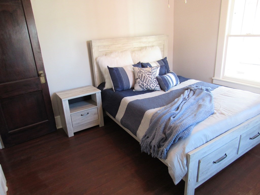 369 Page Boulevard Springfield, MA 01104 - Photo 7 of 17