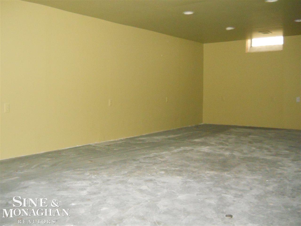 1230 Fairholme Road Grosse Pointe Woods, MI 48236 - Photo 17 of 20