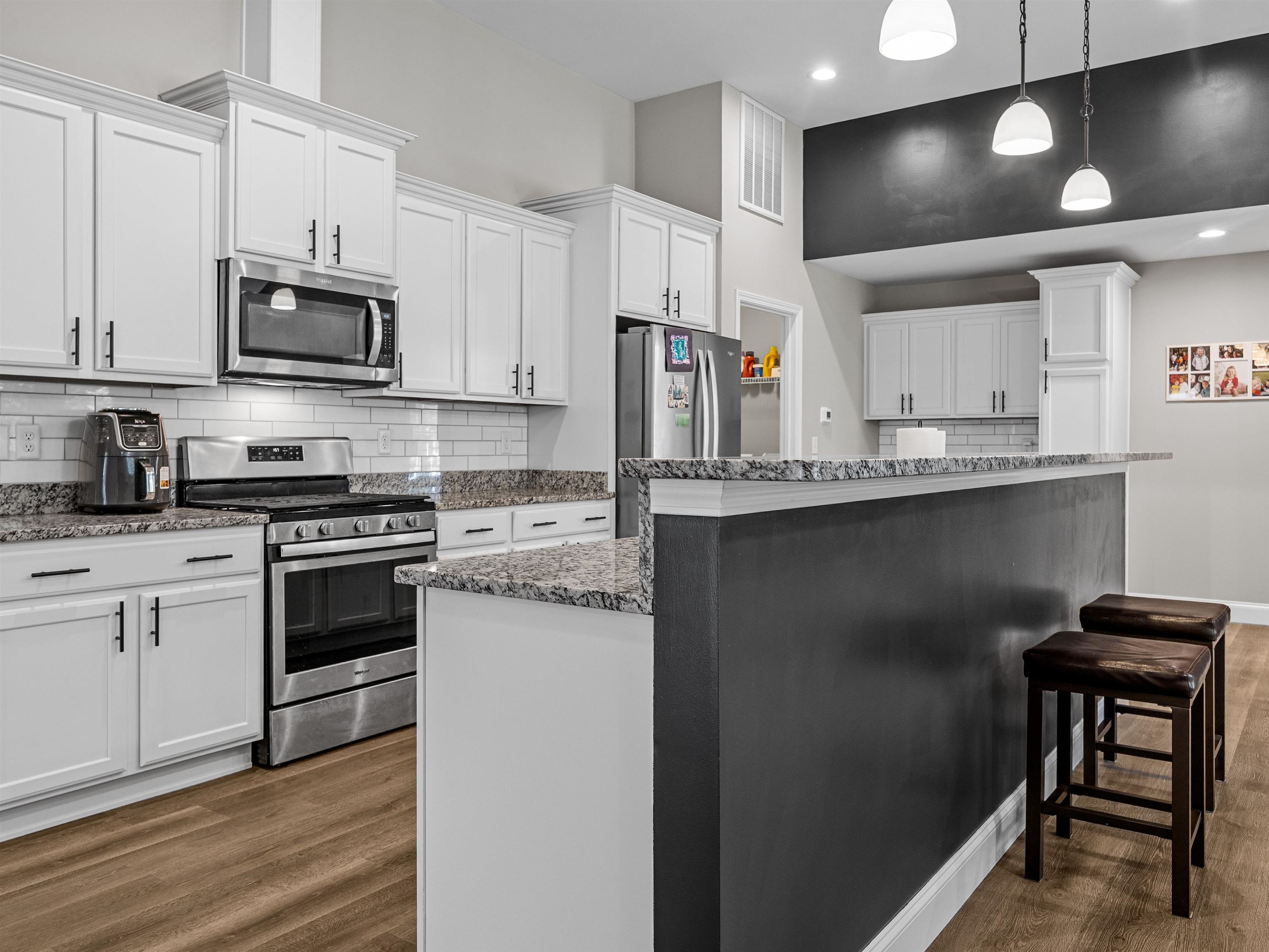 10938 Reidville Road Greer, SC 29651 - Photo 8 of 46