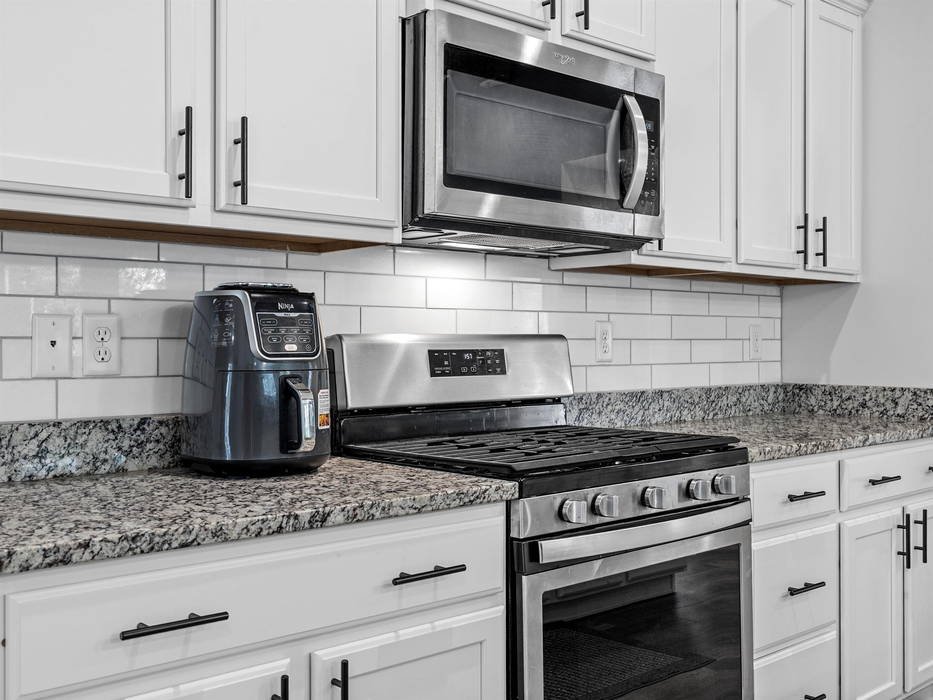 10938 Reidville Road Greer, SC 29651 - Photo 10 of 46