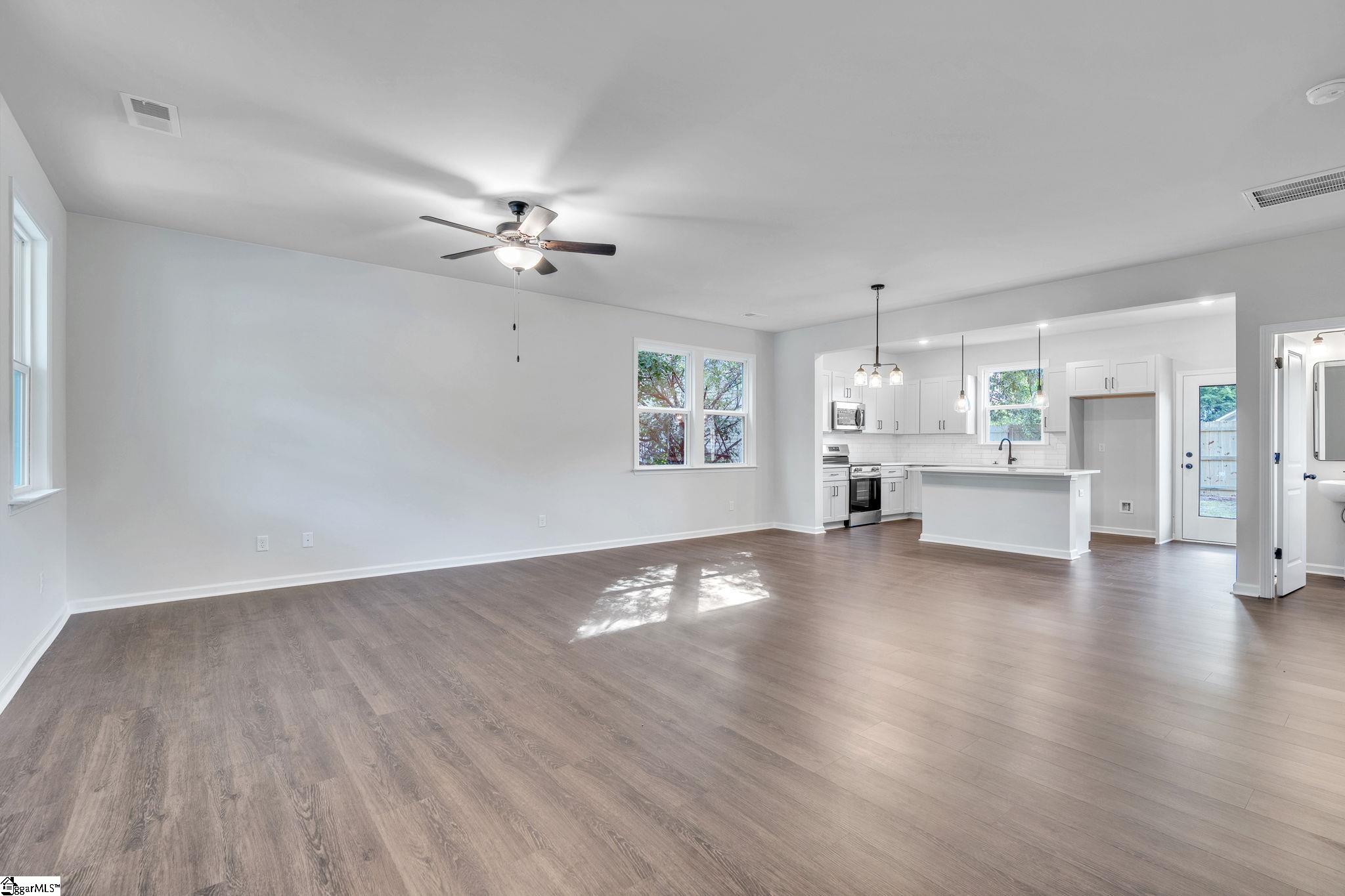 7 Power Street Greenville, SC 29611 - Photo 4 of 31