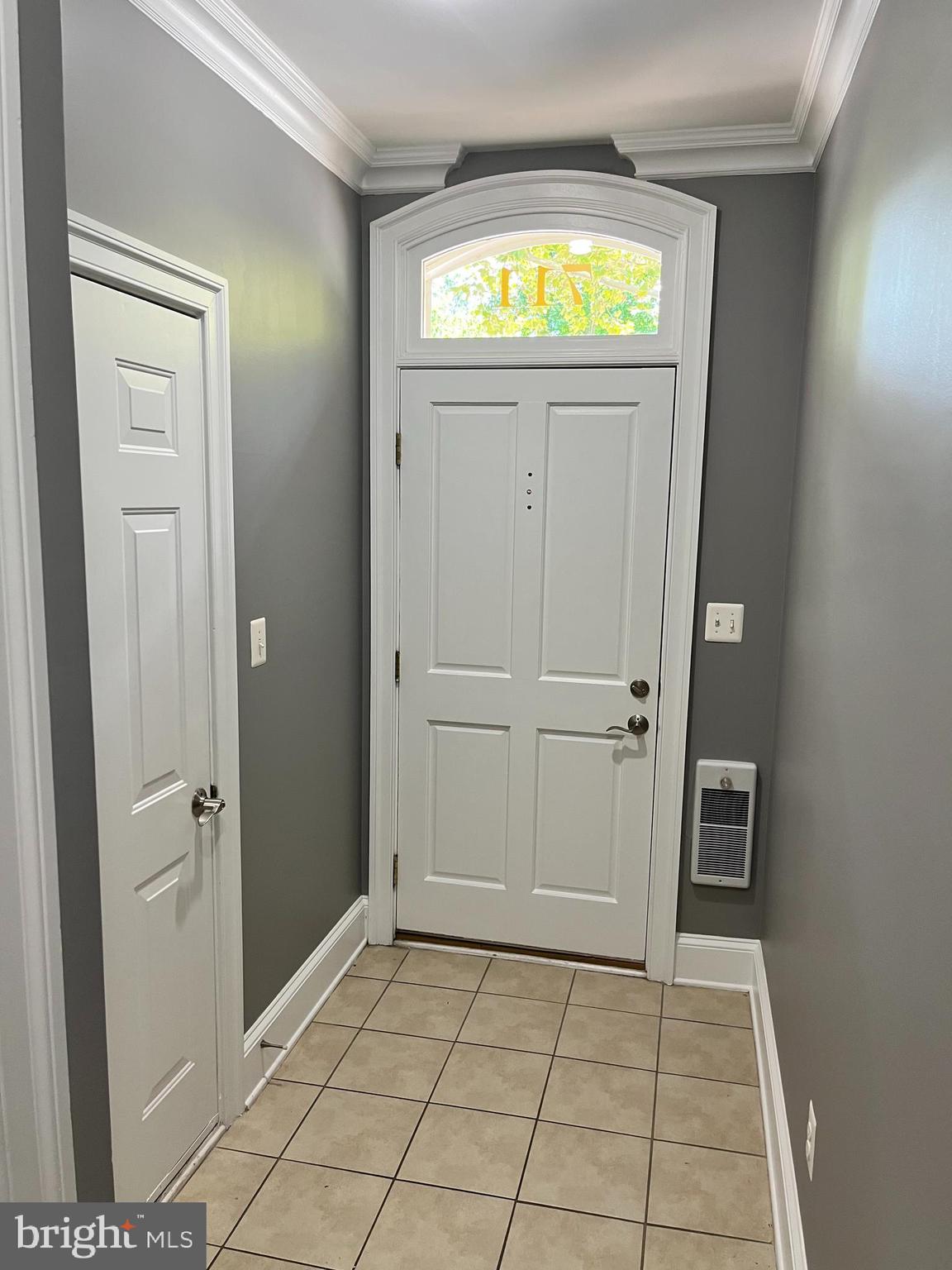 711 Carpenter Road Alexandria, VA 22314 - Photo 2 of 30 Entrance