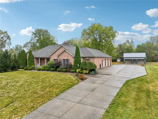 $679,900 | 2210 Skyhill Road, Edinburg, PA 16116