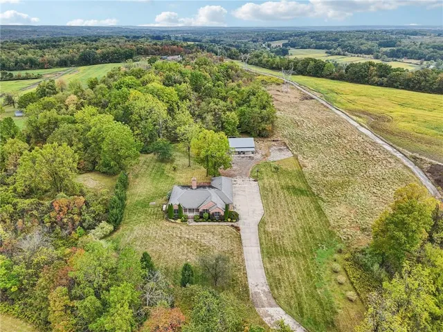 $699,900 | 2210 Skyhill Road, Edinburg, PA 16116