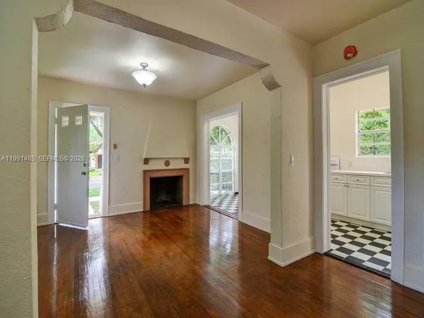 $3,900 | Granada, Coral Gables, FL 33134