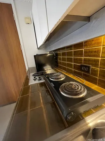 $1,550 | 1750 Kalakaua Avenue, Unit 1112, Honolulu, HI 96826