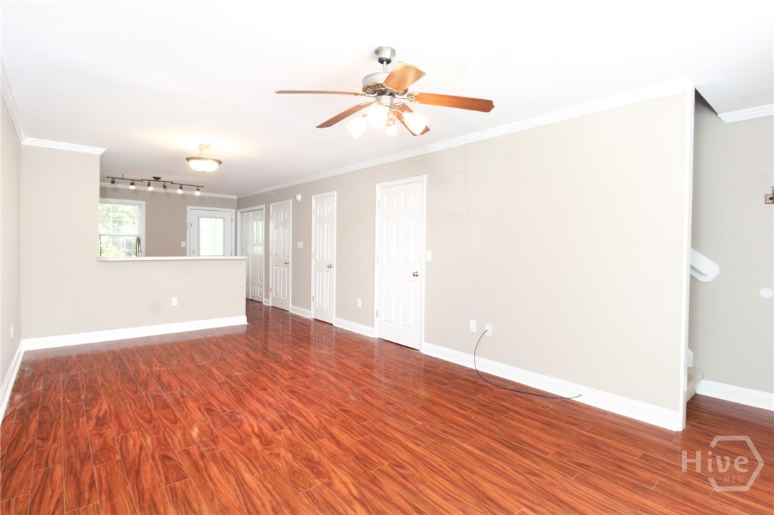 240 Cleveland Road, Unit 440 Athens, GA 30622 - Photo 4 of 21 Living Room