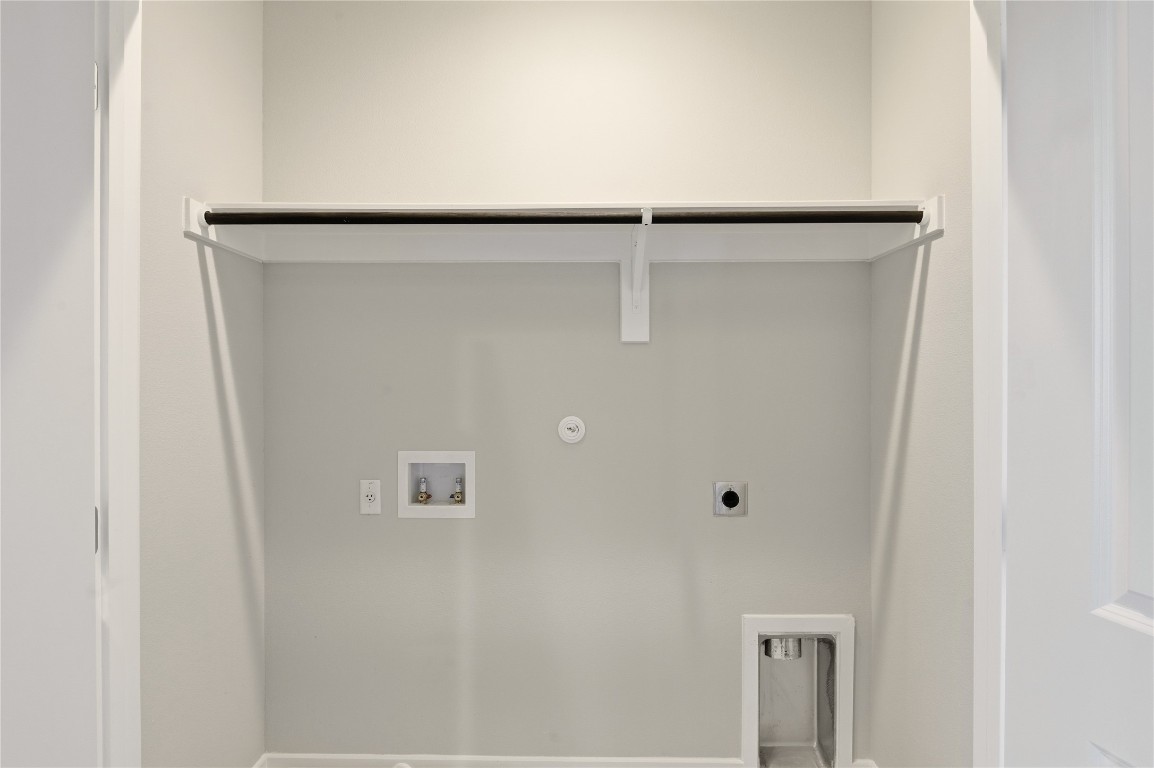 2206 Luna Azul View, Unit 78 Round Rock, TX 78664 - Photo 20 of 31 Washroom with hookup for a gas dryer, washer hookup, and hookup for an electric dryer