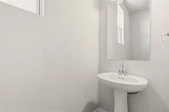 $2,400 | 2206 Luna Azul View, Unit 78, Round Rock, TX 78664