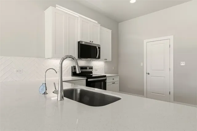 $2,400 | 2206 Luna Azul View, Unit 78, Round Rock, TX 78664