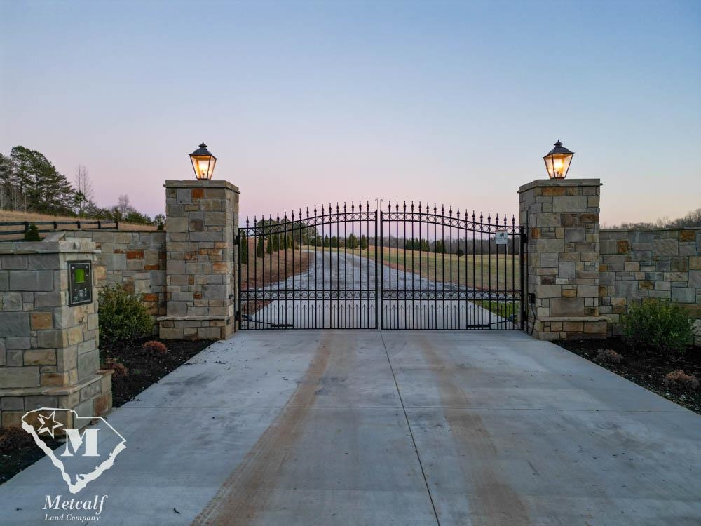 560 Bascule Ridge Lane Campobello, SC 29322 - Photo 3 of 26 Gallery Image 3
