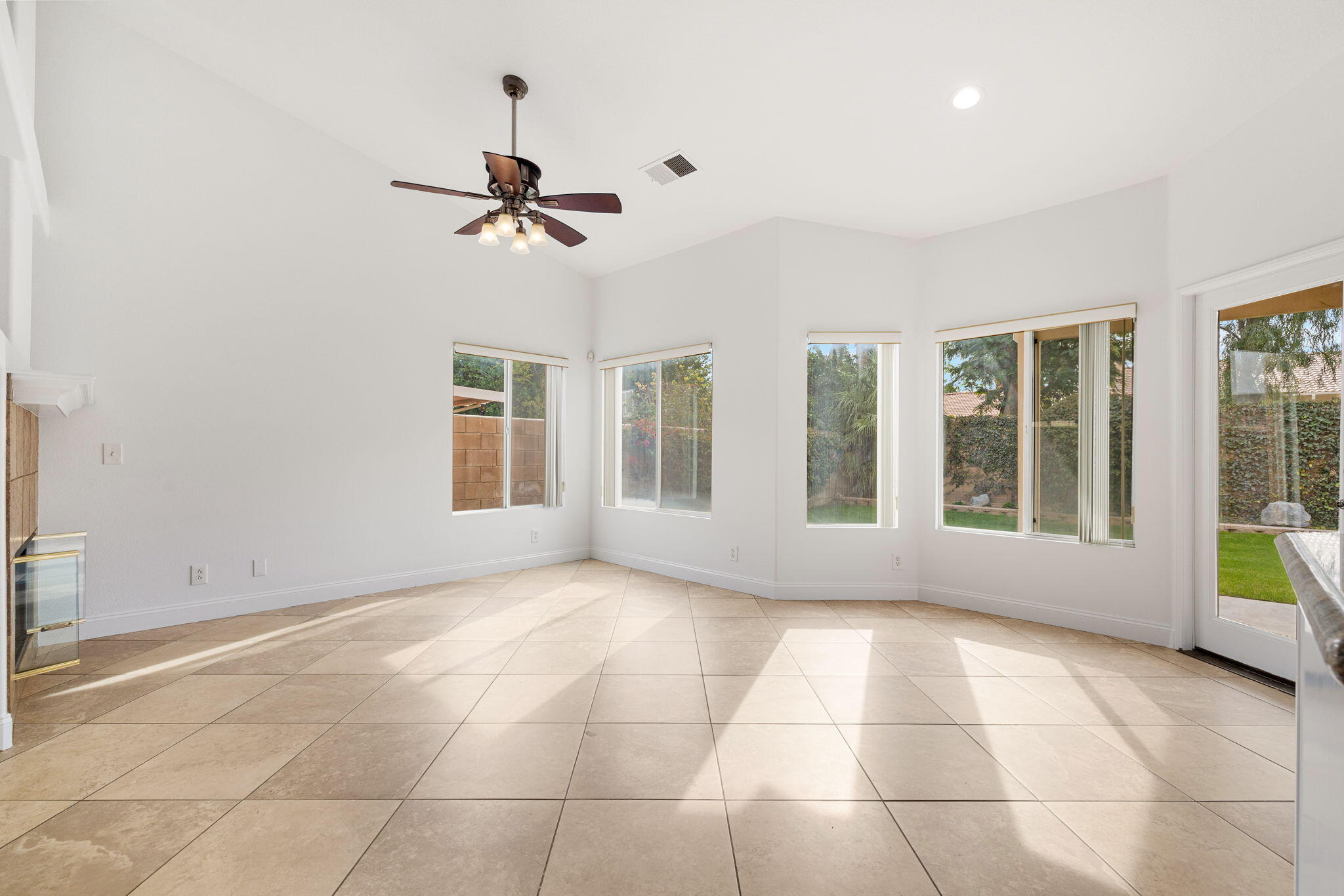 80601 Declaration Avenue Indio, CA 92201 - Photo 25 of 52 a view of an empty room with a window