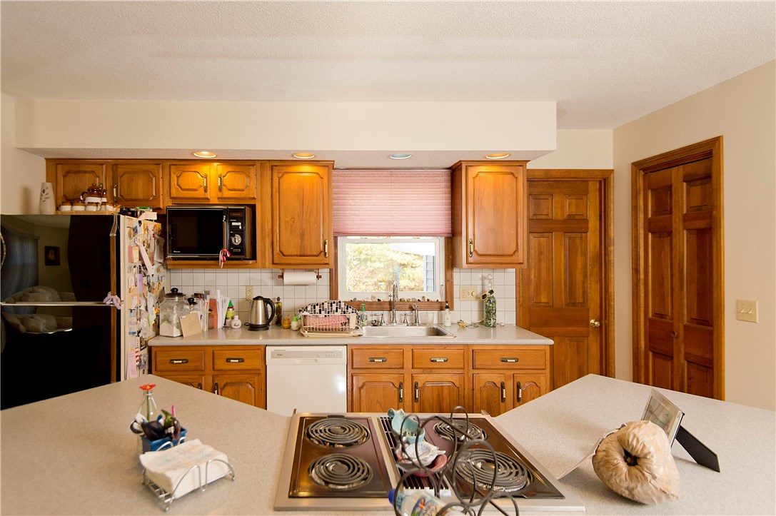 35 Rockridge Road Westerly, RI 02891 - Photo 11 of 40