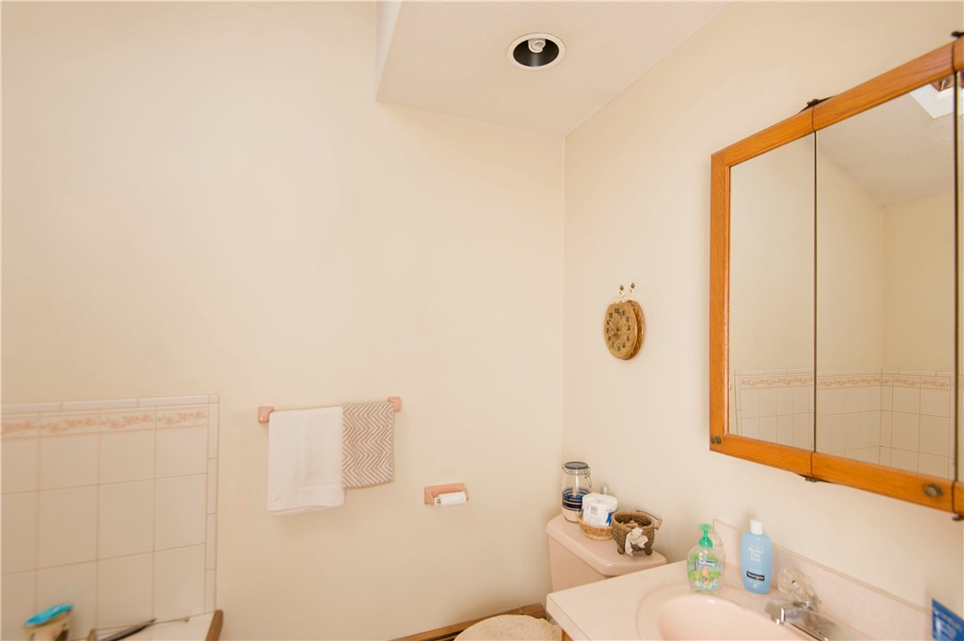 35 Rockridge Road Westerly, RI 02891 - Photo 22 of 40
