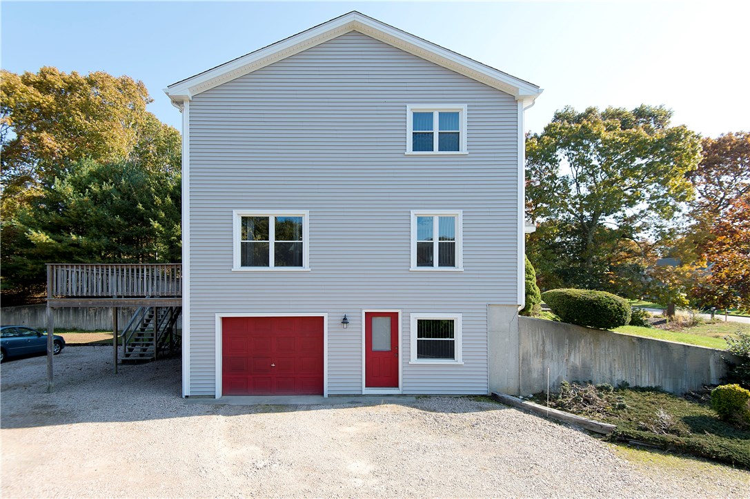 35 Rockridge Road Westerly, RI 02891 - Photo 3 of 40