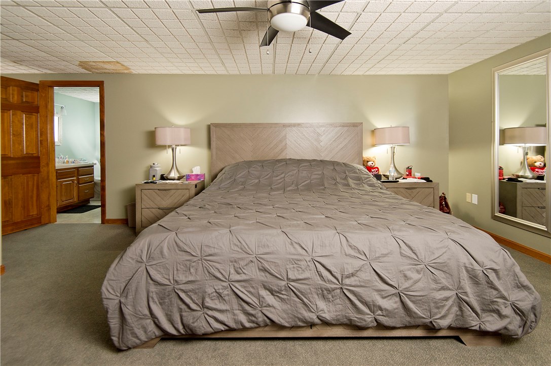35 Rockridge Road Westerly, RI 02891 - Photo 31 of 40 IN LAW Master suite with walk in closet and full bath