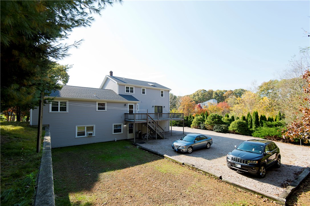 35 Rockridge Road Westerly, RI 02891 - Photo 4 of 40