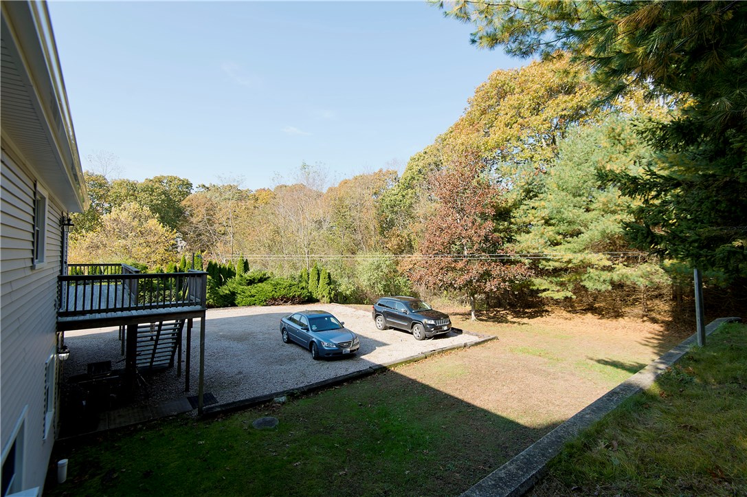 35 Rockridge Road Westerly, RI 02891 - Photo 5 of 40