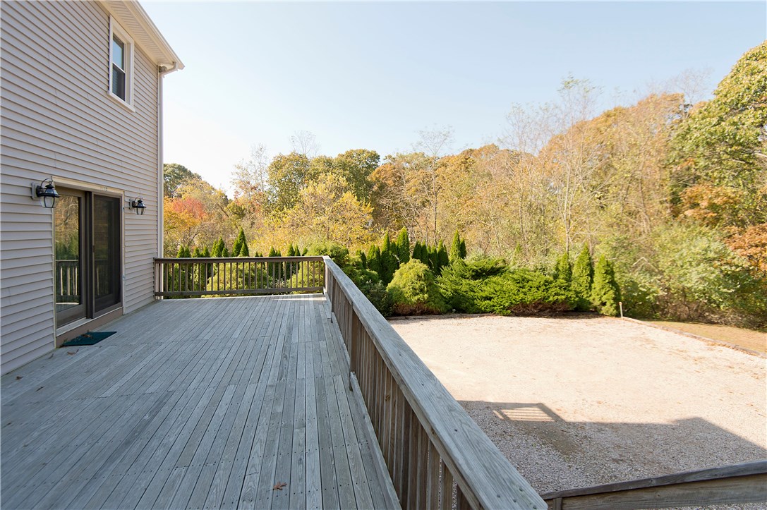 35 Rockridge Road Westerly, RI 02891 - Photo 7 of 40