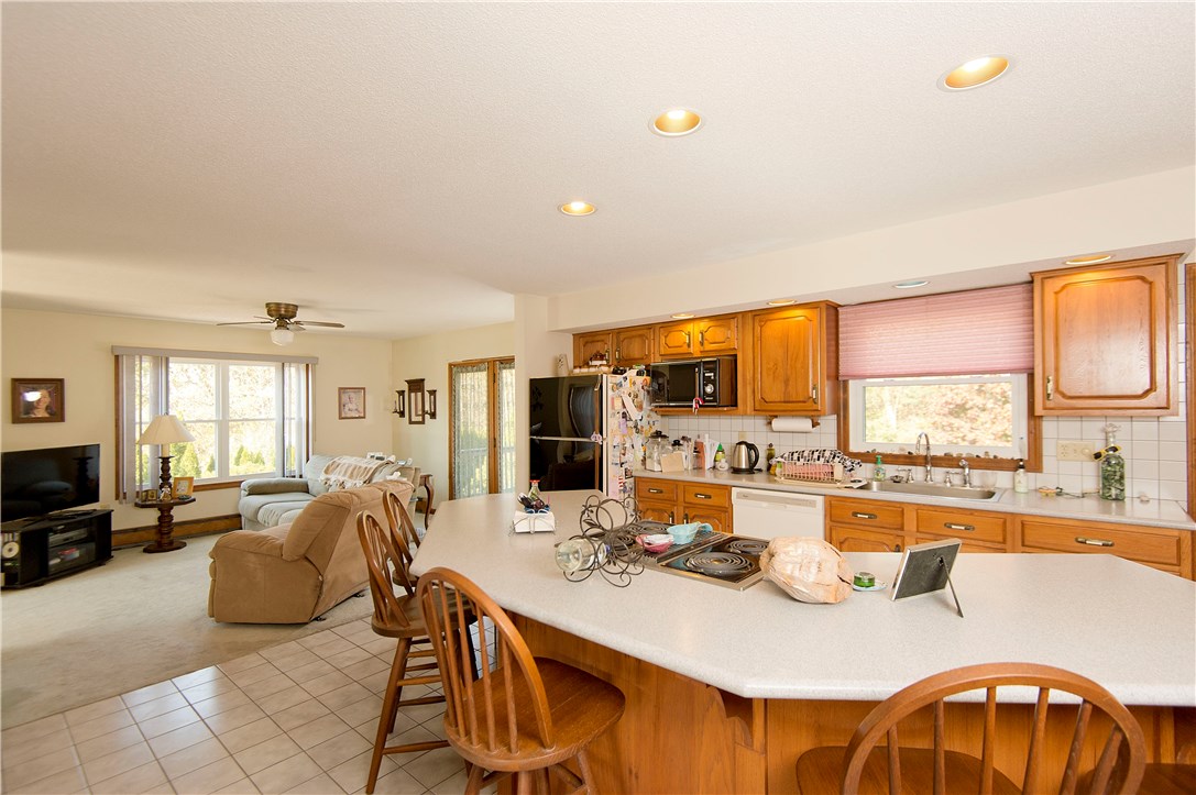 35 Rockridge Road Westerly, RI 02891 - Photo 8 of 40