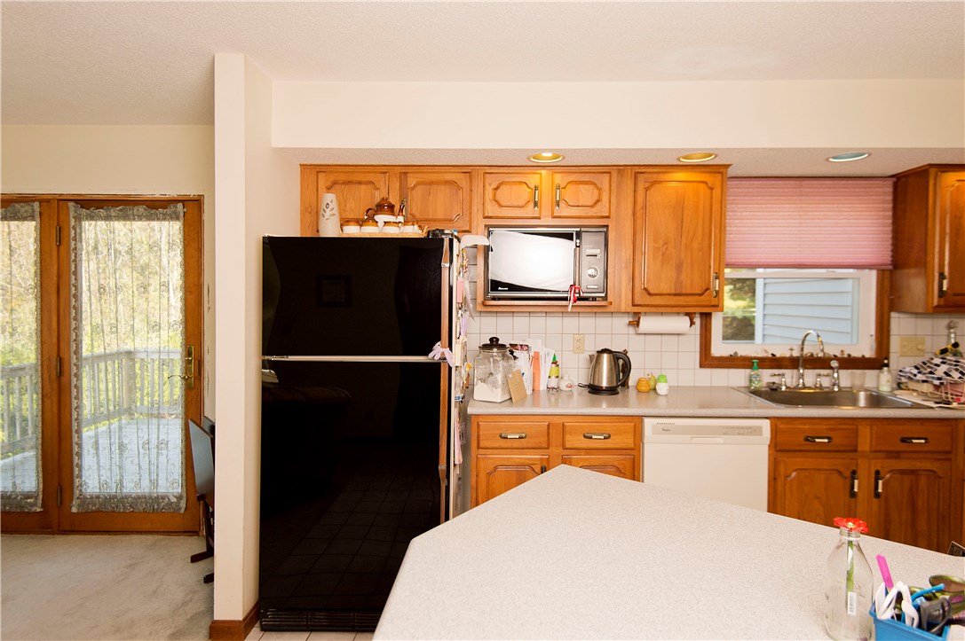 35 Rockridge Road Westerly, RI 02891 - Photo 9 of 40