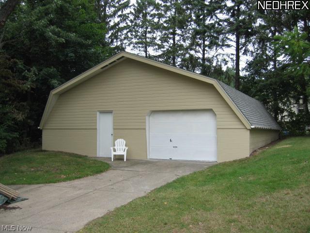 361 Abbyshire Road Akron, OH 44319 - Photo 3 of 25 36 X 36 OUTBUILDING - ADDL BAYS FOR CARS/MACHINERY/WORKSHOP - ELEC WITH CONCRETE FLRG/DRIVE/TURNAROUND