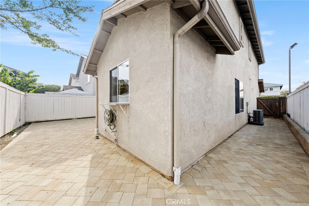 431 West Bay Street, Unit S Costa Mesa, CA 92627 - Photo 14 of 34 a view of a porch