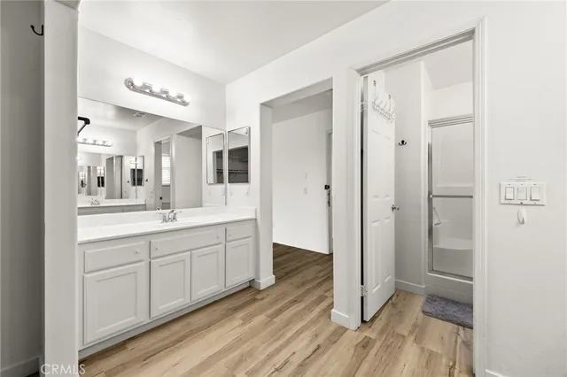 a view of an empty walk in closet