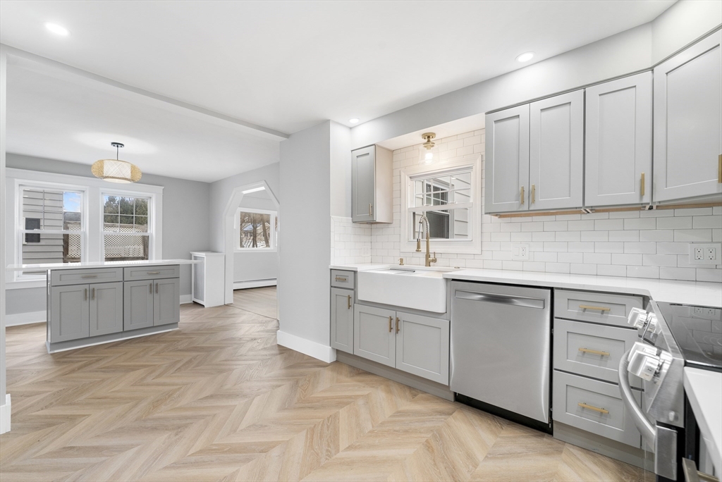 14 Healy Road Worcester, MA 01603 - Photo 4 of 23 Gallery Image 4