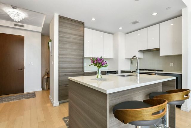 $1,475,000 | 1 Franklin Street, Unit 2212, Boston, MA 02110