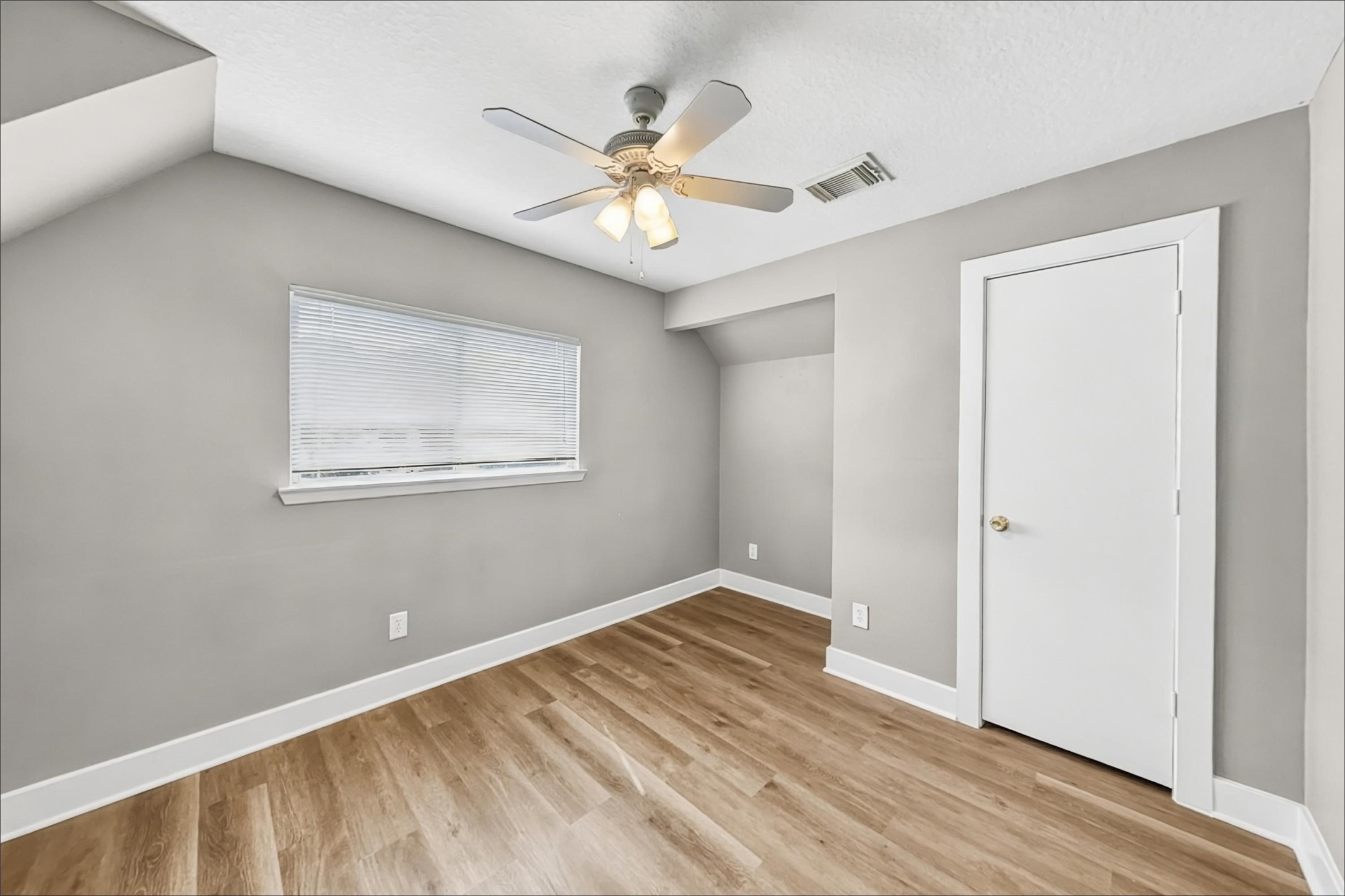 833 Lightningbug Lane Conroe, TX 77301 - Photo 14 of 15