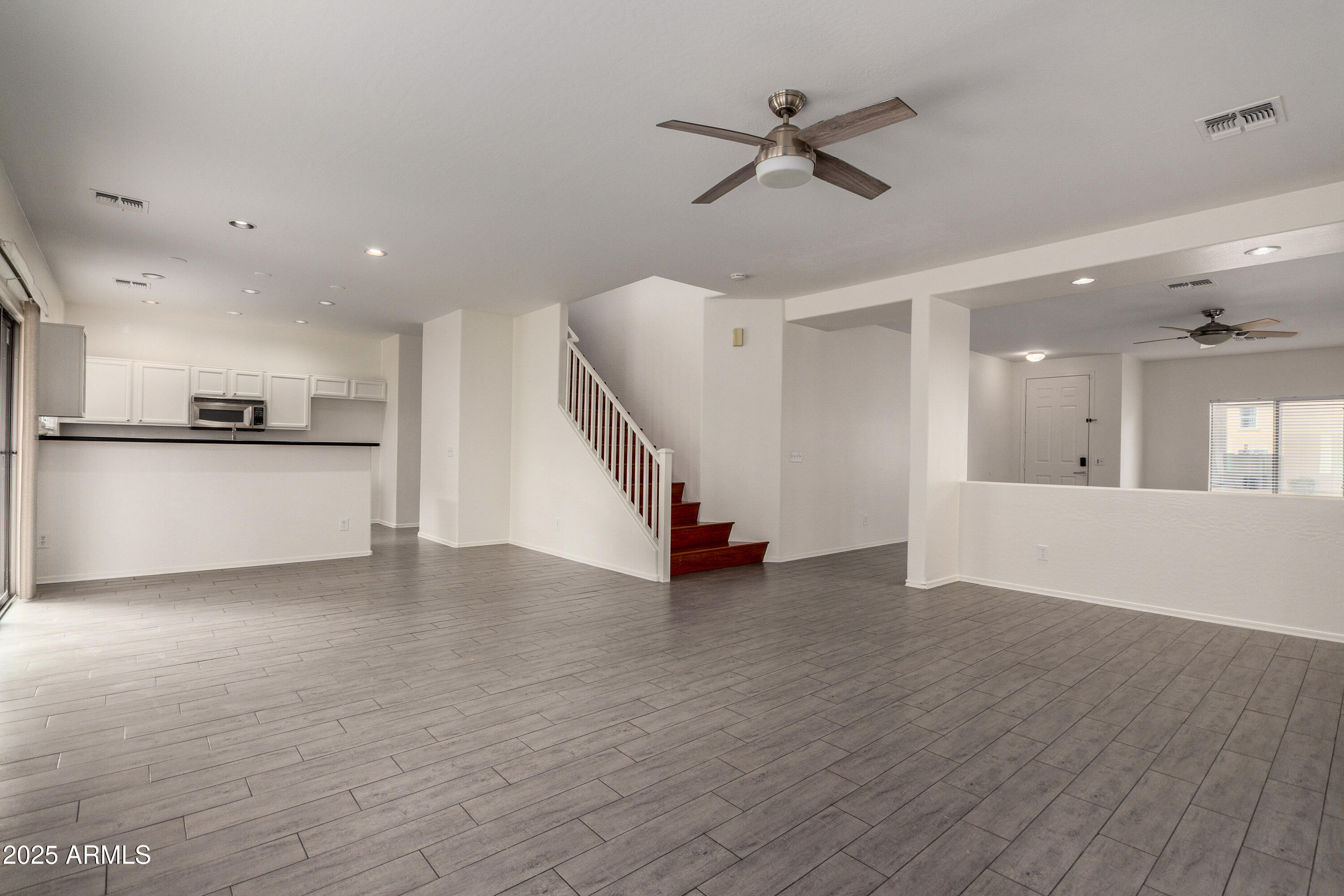 9433 West Jamestown Road Phoenix, AZ 85037 - Photo 11 of 43 12 Jamestown