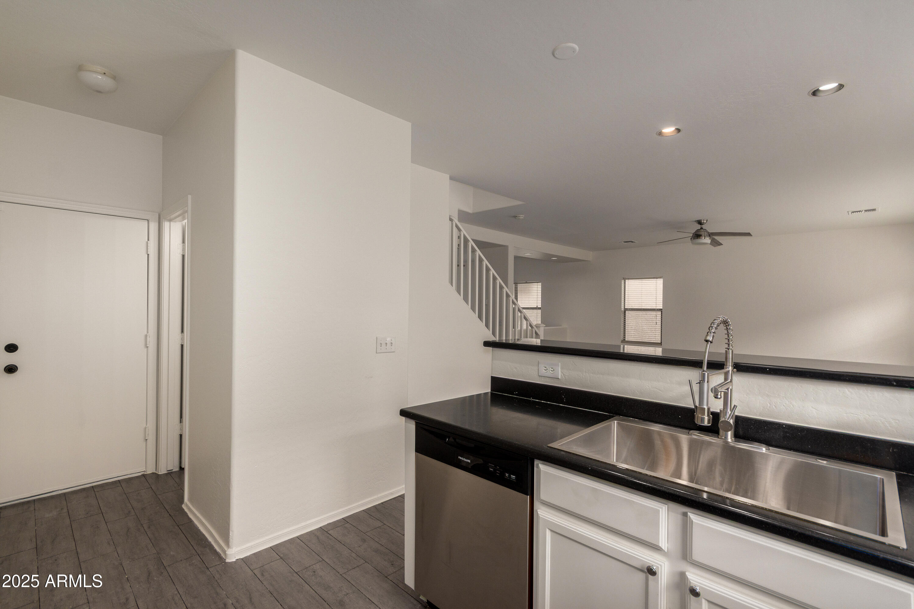 9433 West Jamestown Road Phoenix, AZ 85037 - Photo 17 of 43 18 Jamestown