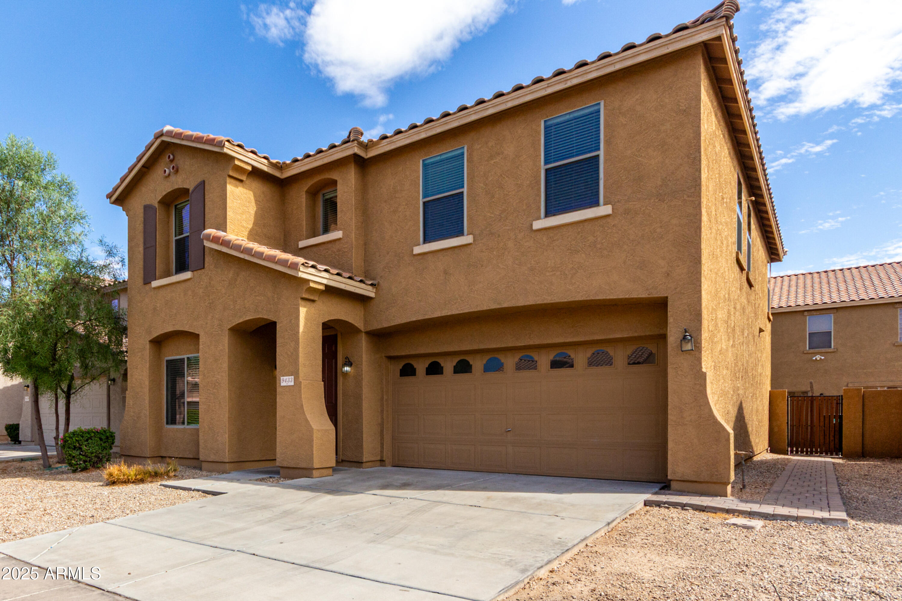 9433 West Jamestown Road Phoenix, AZ 85037 - Photo 2 of 43 04 Jamestown