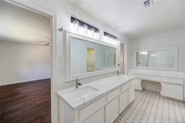 $2,600 | 5930 Miller Valley Drive, Houston, TX 77066