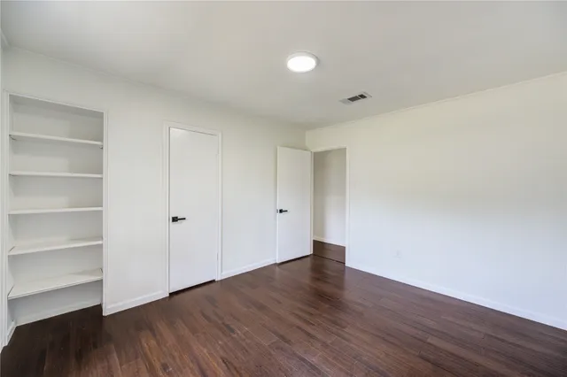 $2,600 | 5930 Miller Valley Drive, Houston, TX 77066