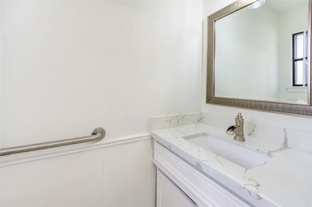 $2,600 | 5930 Miller Valley Drive, Houston, TX 77066