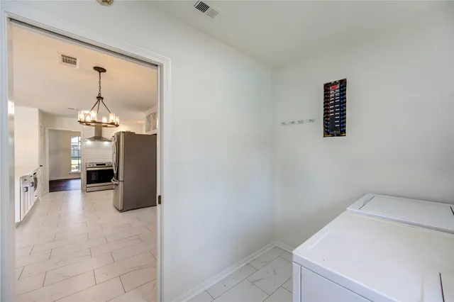 $2,600 | 5930 Miller Valley Drive, Houston, TX 77066