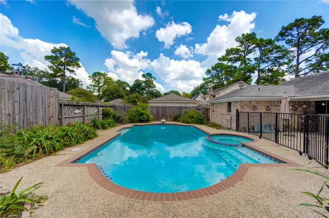 $2,600 | 5930 Miller Valley Drive, Houston, TX 77066