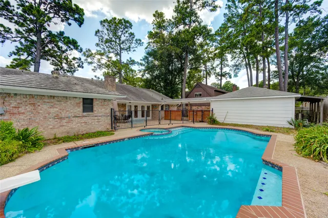 $2,600 | 5930 Miller Valley Drive, Houston, TX 77066