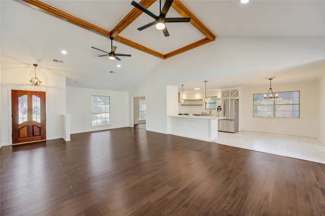 $2,600 | 5930 Miller Valley Drive, Houston, TX 77066